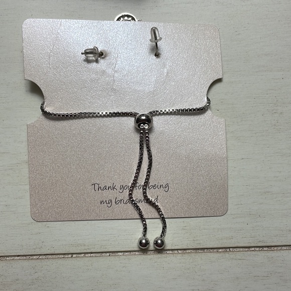 Prom/ bridesmaid earrings and bracelet set. Silver. Adjustable bracelet. - Picture 6 of 7
